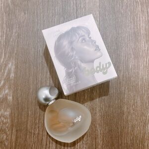 Jasmine Eau de Parfum - Silver and Cream